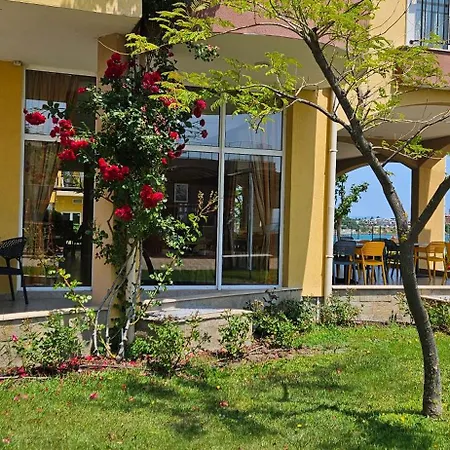 Apartment Boho Breeze